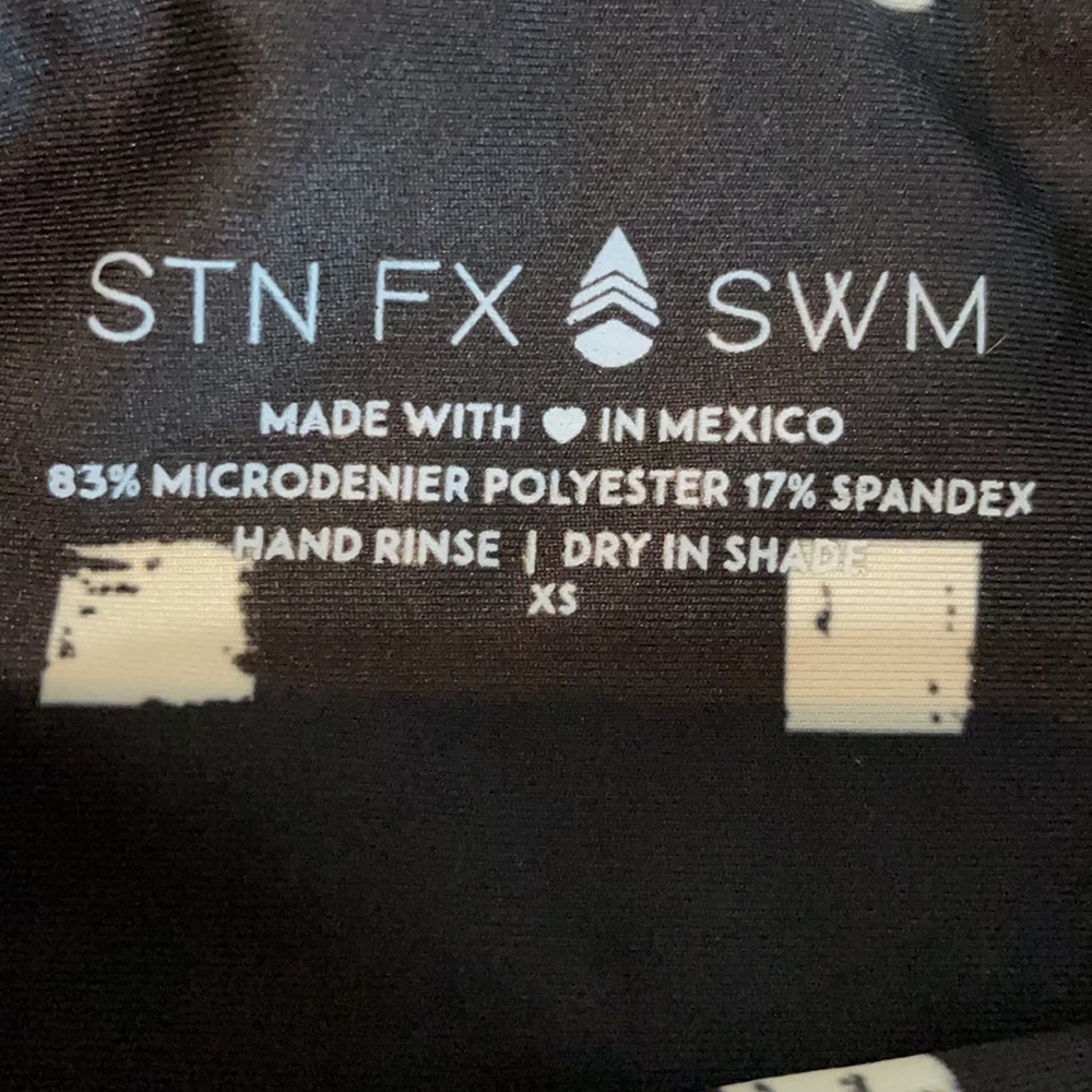 Swimsuit - Picture 4 of 11